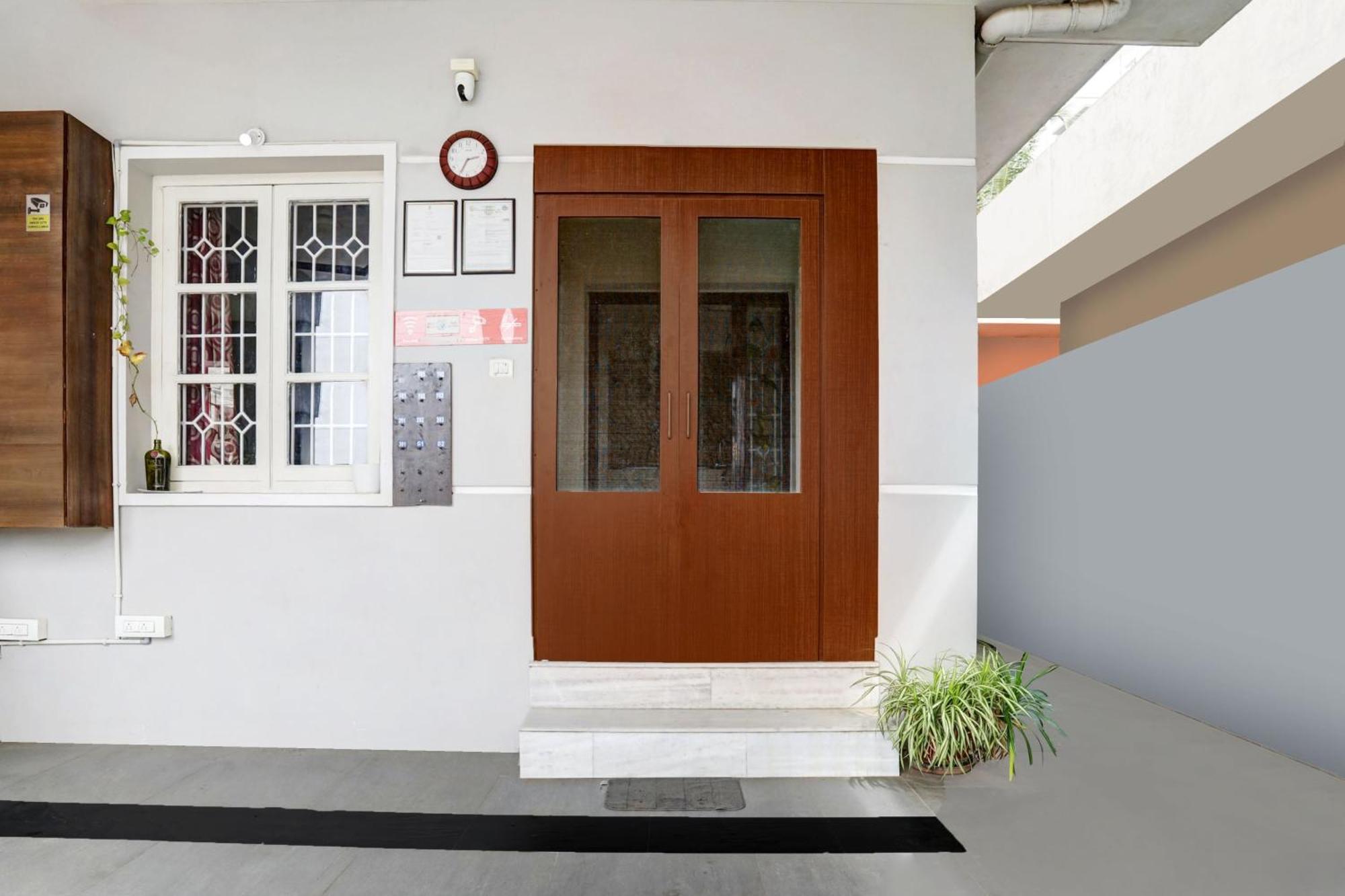 Super Hotel O Ashok Nagar Near Jntu College Kākināda Eksteriør bilde
