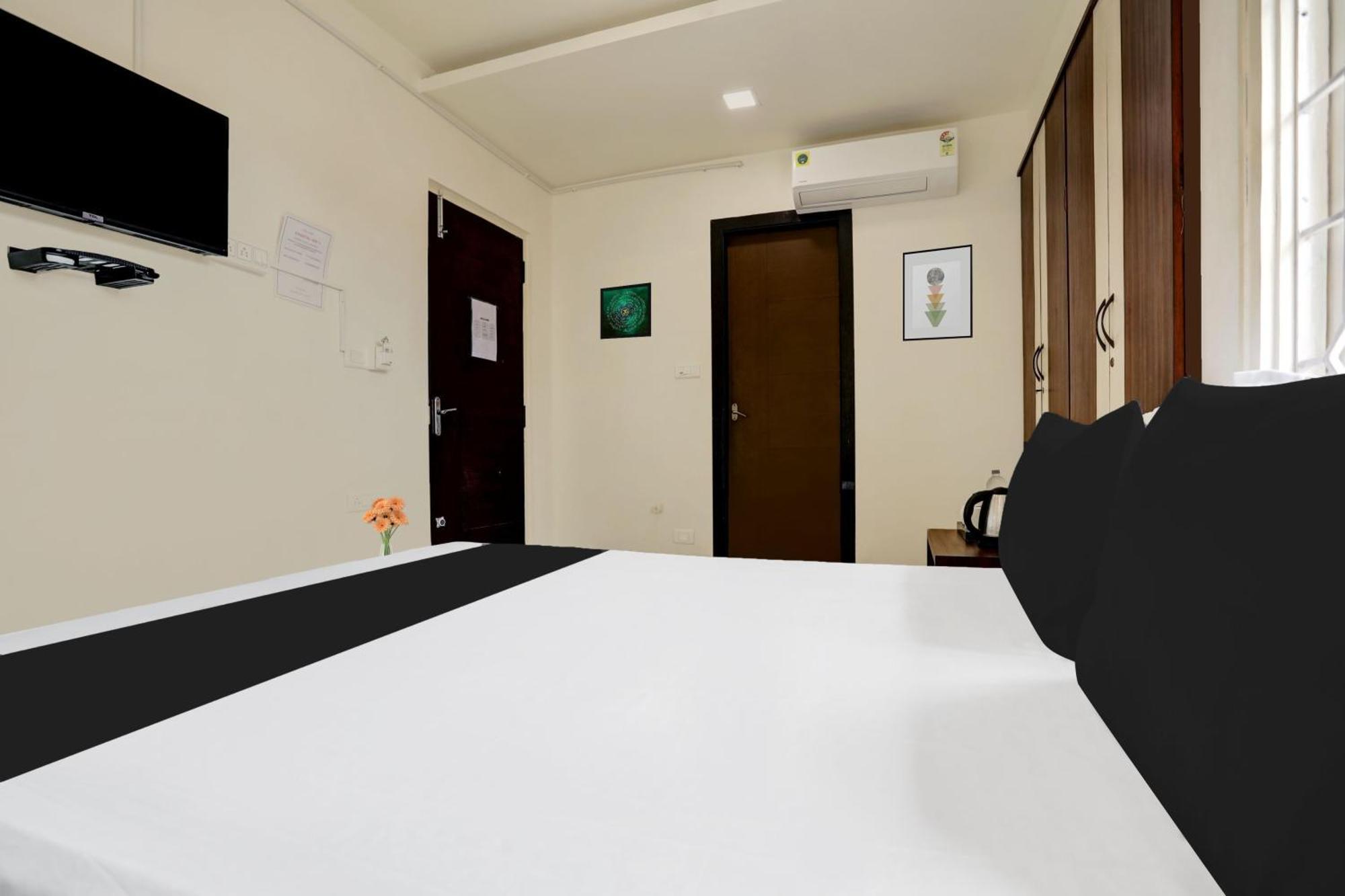 Super Hotel O Ashok Nagar Near Jntu College Kākināda Eksteriør bilde