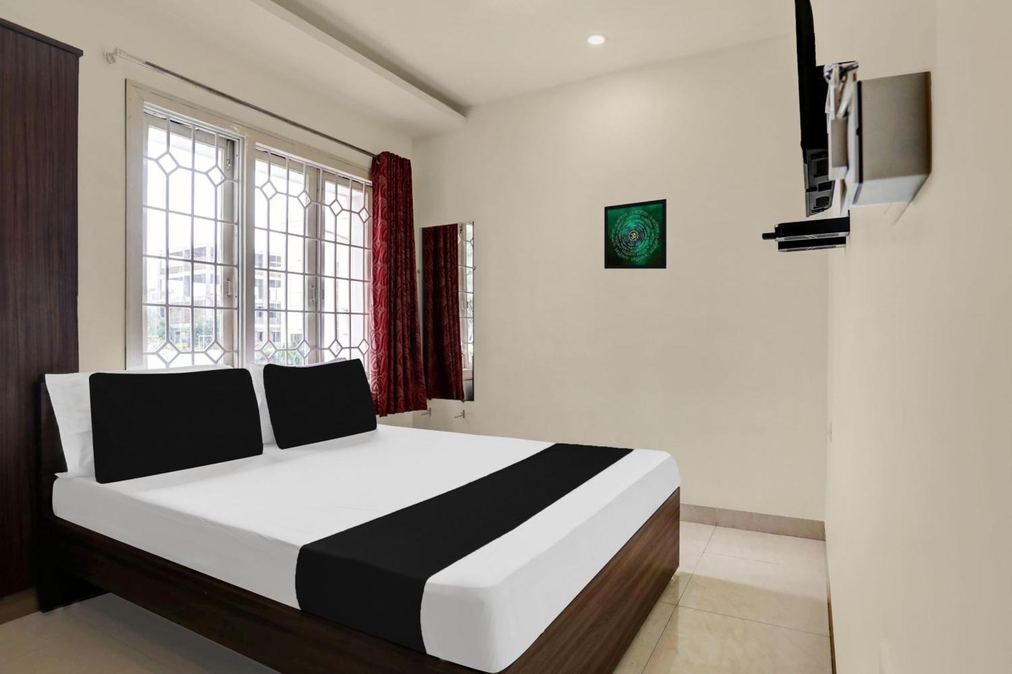 Super Hotel O Ashok Nagar Near Jntu College Kākināda Eksteriør bilde