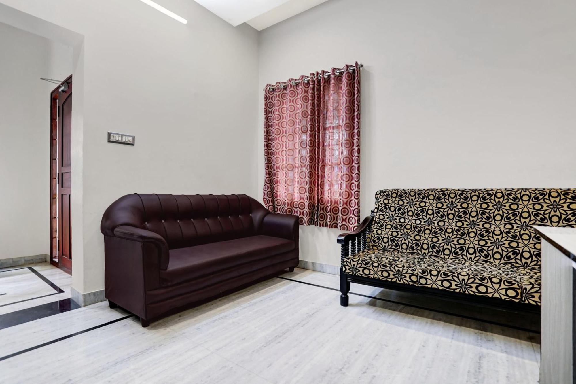 Super Hotel O Ashok Nagar Near Jntu College Kākināda Eksteriør bilde