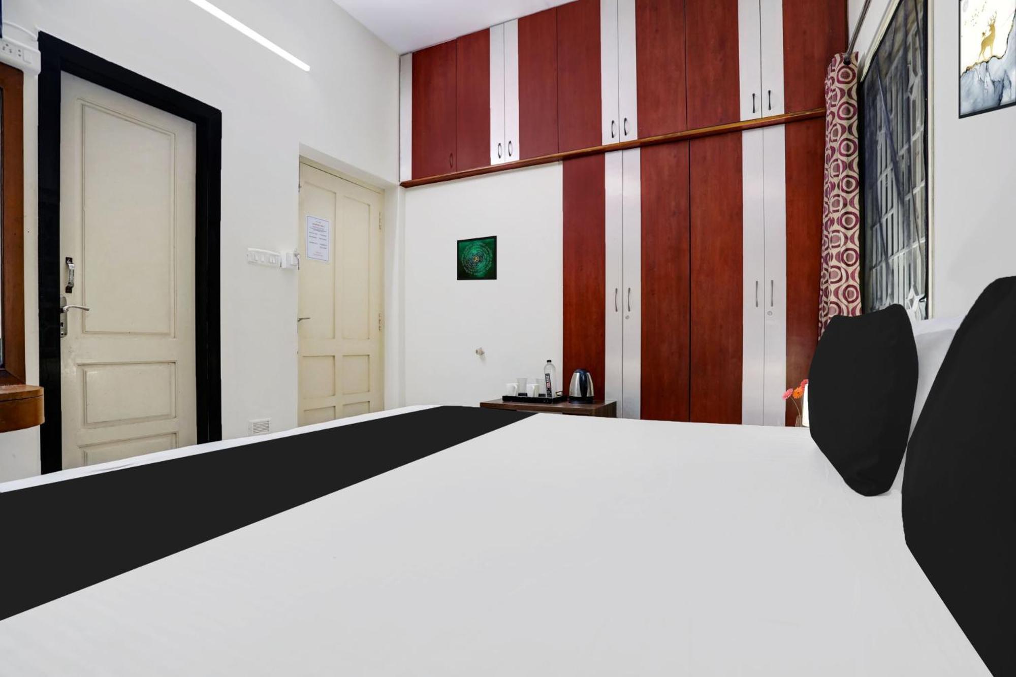 Super Hotel O Ashok Nagar Near Jntu College Kākināda Eksteriør bilde