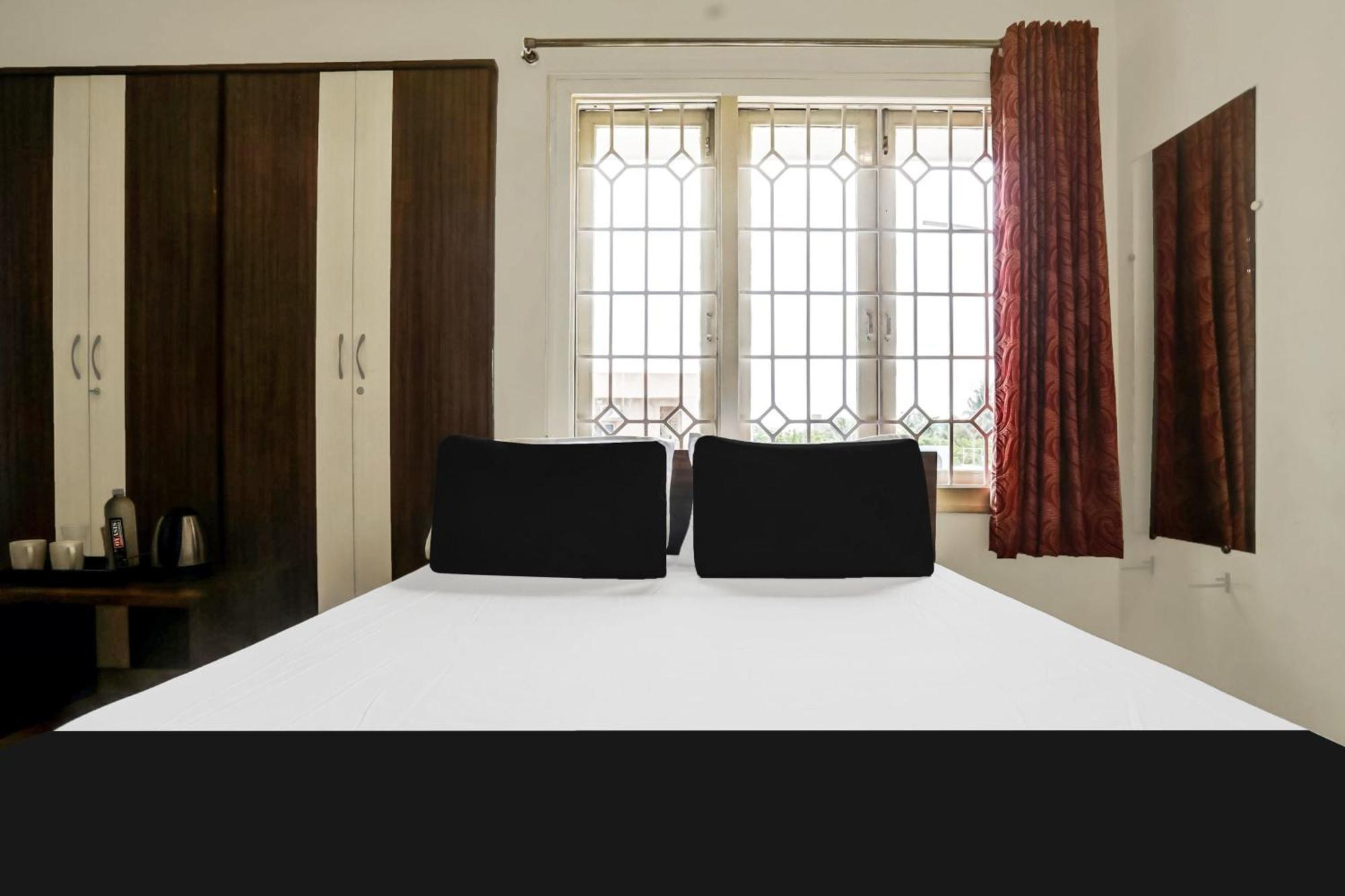 Super Hotel O Ashok Nagar Near Jntu College Kākināda Eksteriør bilde